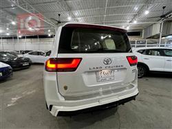 تۆیۆتا لاند کروزەر